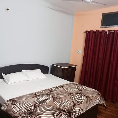 Shri Niwas Homestay Ayodhya Extérieur photo
